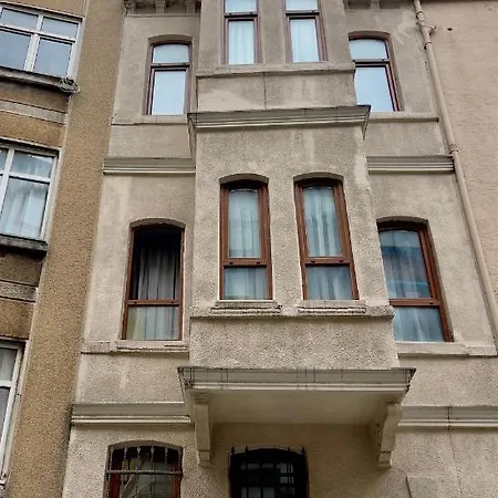 One Bedroom Close To Taksim Square 4
